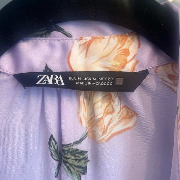 Floral satin blouse - lilac background - Picture 2 of 3